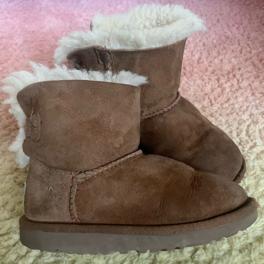 Mini Uggs with bow backs